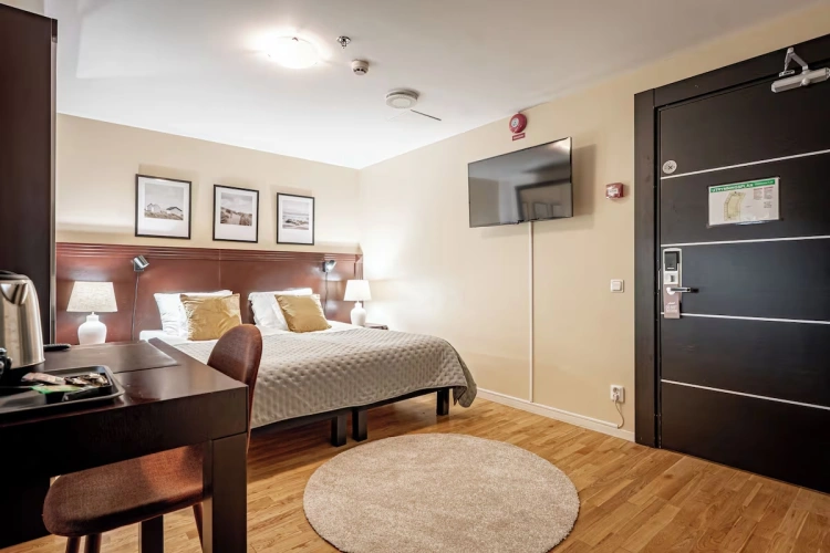 Atrium Medium Double room