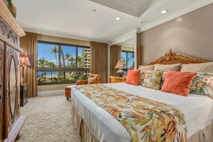 1 Bedroom Den room Ocean View