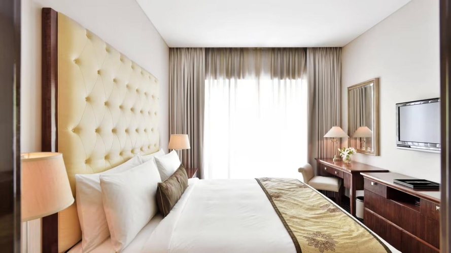 1 Bedroom Garden Access Double Suite