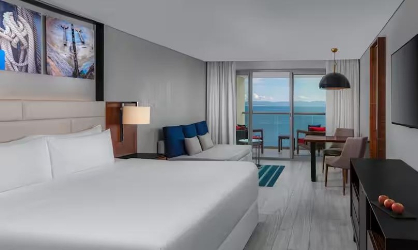 Mobility Accessible Double room oceanfront