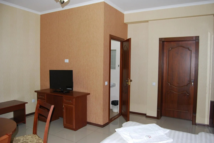 Al-Farobiy Hotel
