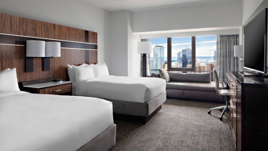 1 Bedroom Deluxe Floor to Ceiling View Twin Suite
