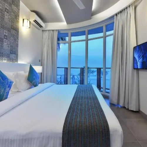Premier Double room with balcony and with sea view