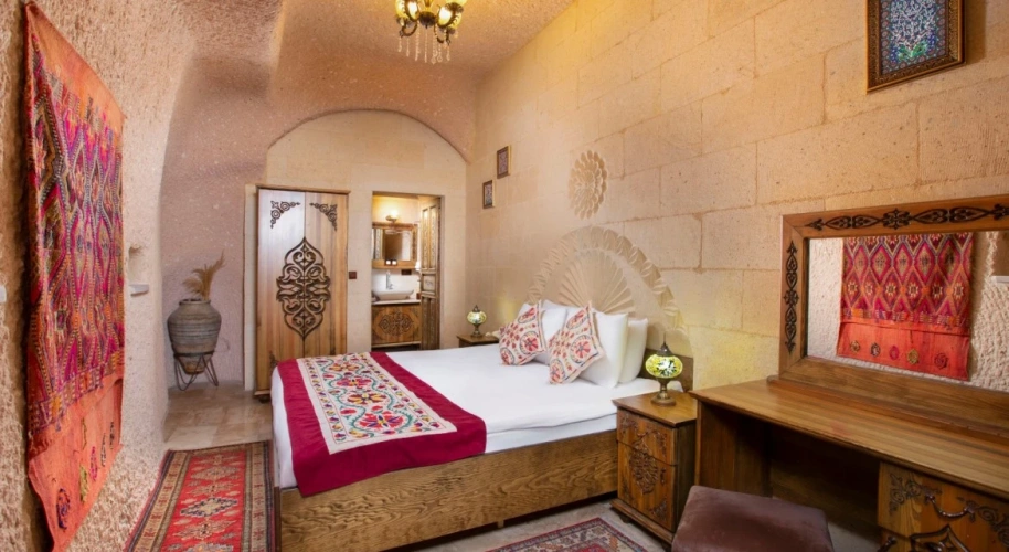 Executive Cave Double Suite