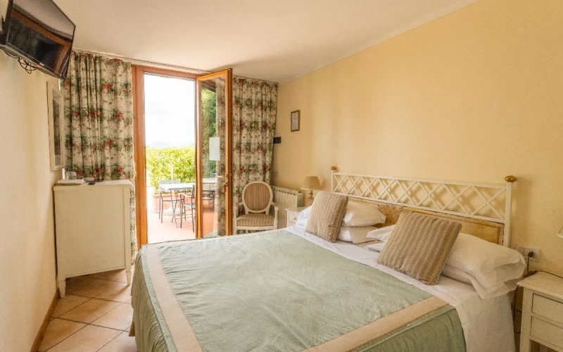 Classic Double room with hill view