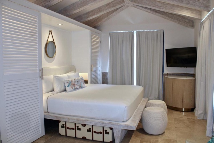 Barefoot Double Suite