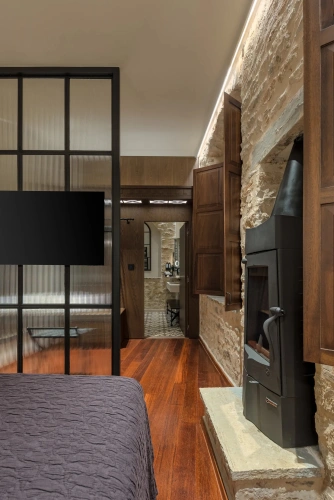 Executive with Fireplace Double Suite