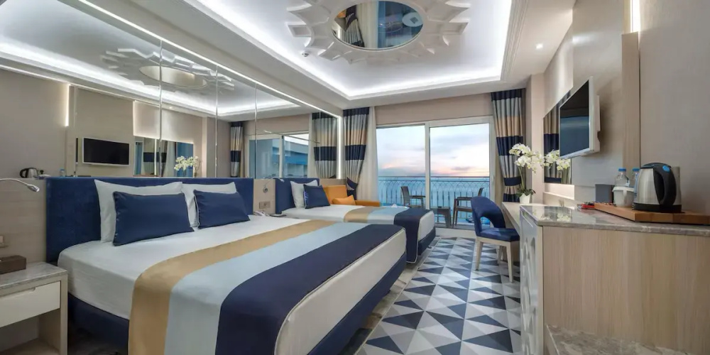 Granada Luxury Beach