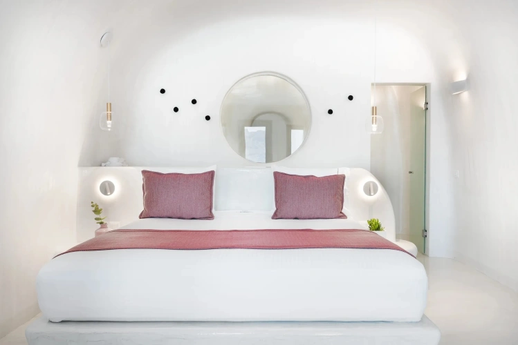 Cave with Outdoor Heated Infinity Plunge Pool Double Suite
