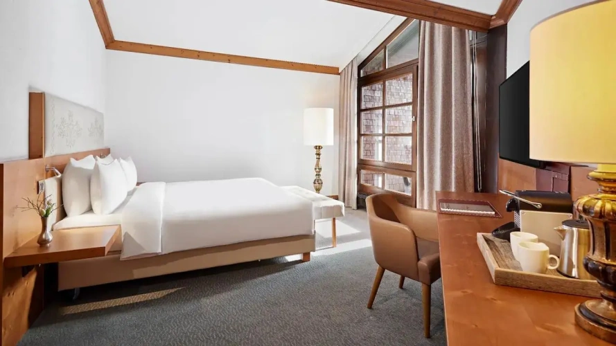 1 Bedroom Double Suite with balcony and with mountain view