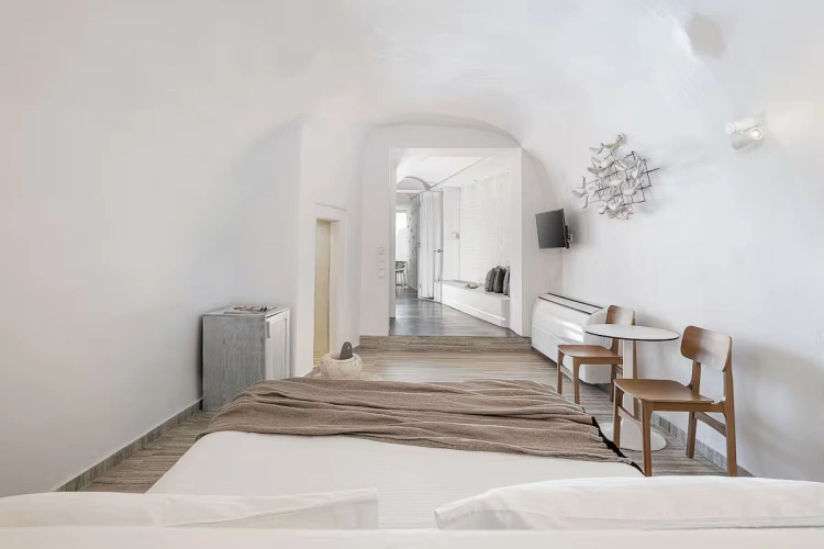 Cave Hot Tub Double Suite