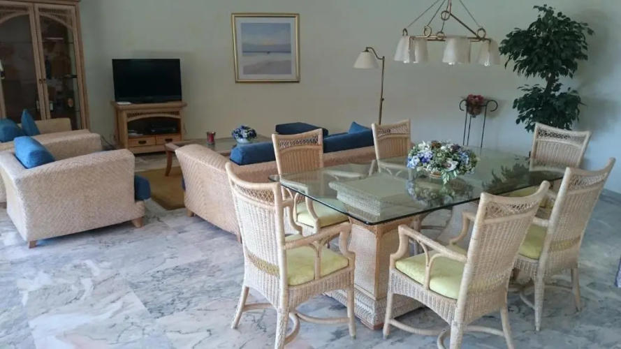 3 Bedrooms Bungalow