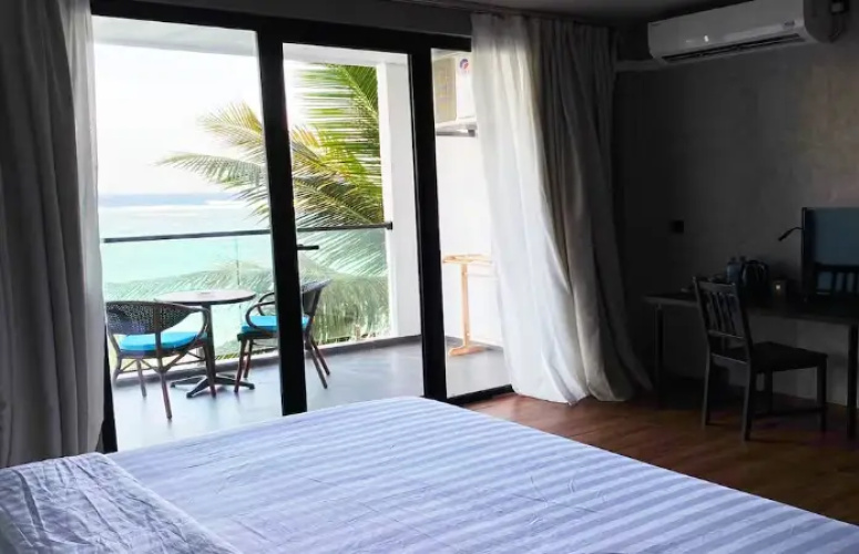 Single room with ocean view