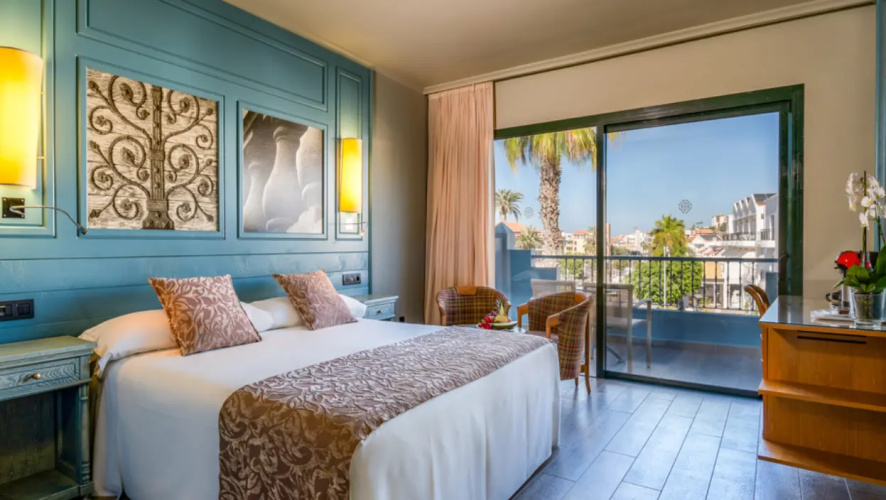 Superior Twin room