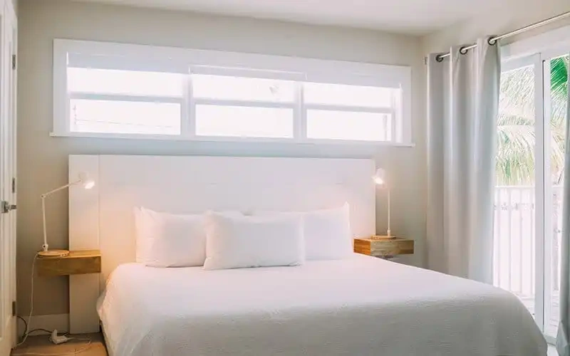 1 Bedroom Suite with land view