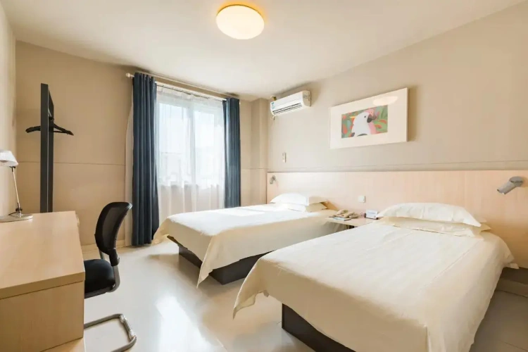 Standard Zero Pressure Twin room
