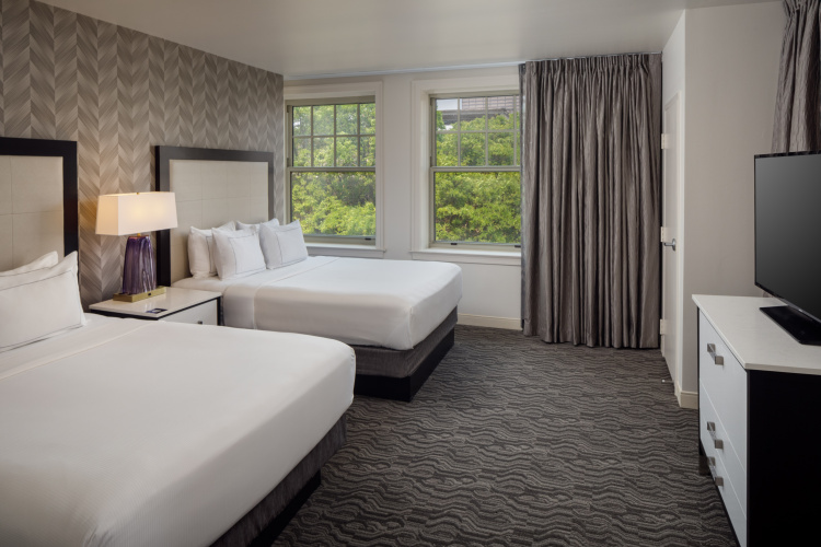 DoubleTree Suites by Hilton Hotel Detroit Downtown - Fort photo 6