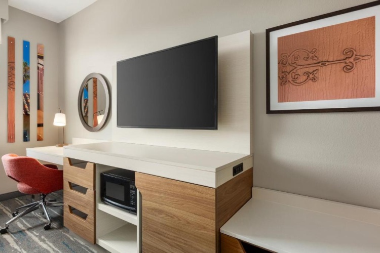 Hampton Inn & Suites San Mateo-San Francisco Airport photo 8