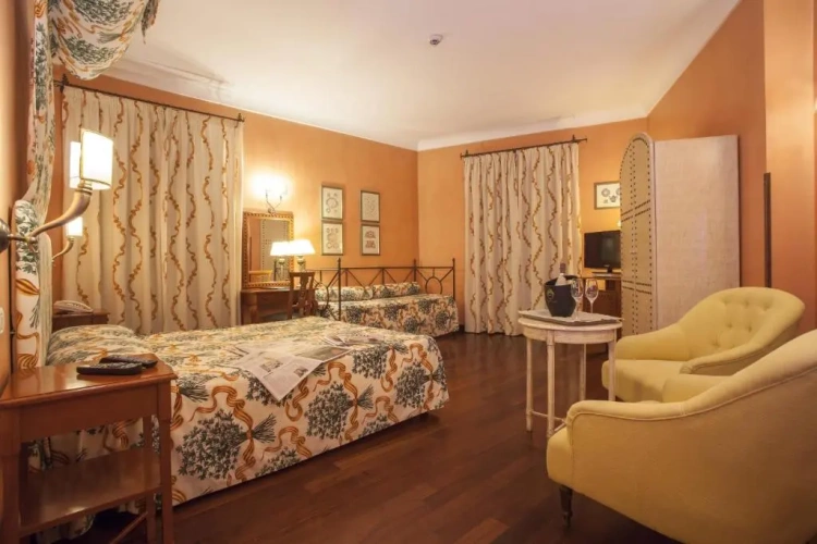 Triple room