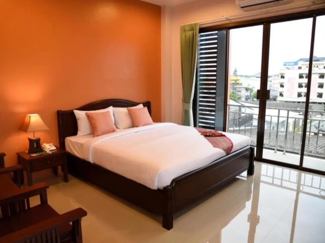 Sripet Hotel