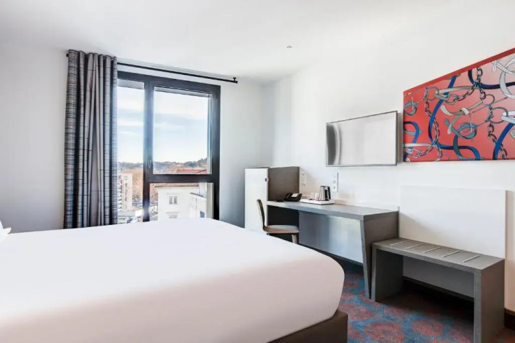 Spark by Hilton Lyon Park Saone