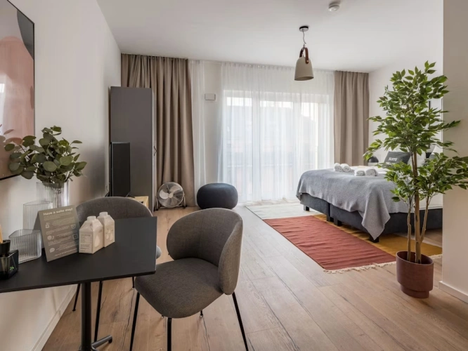 L Double Suite