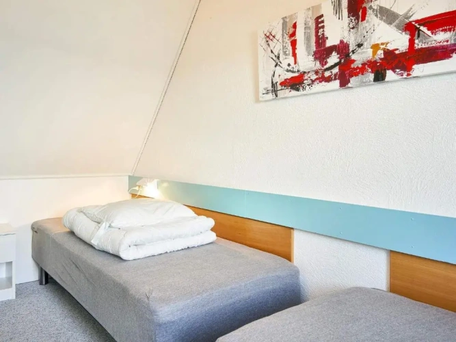 2 Bedrooms Holiday Home