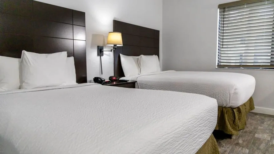 2 Bedrooms at the Oaks Quadruple Suite