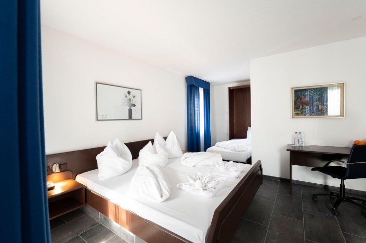Triple room