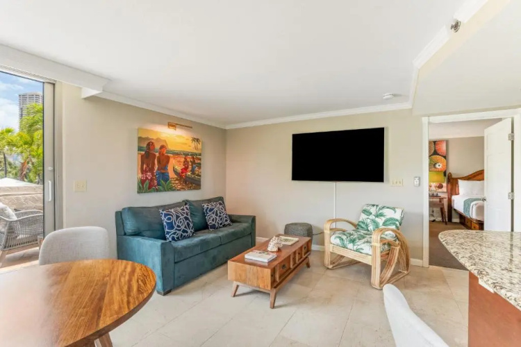 Luana Waikiki Hotel & Suites photo 10