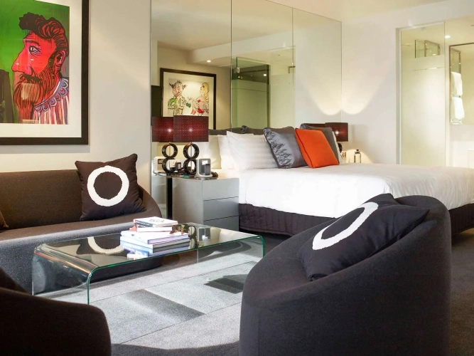 2 Bedrooms Studio Dual Key