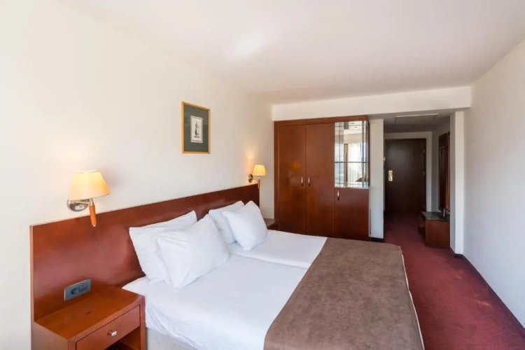 Priority Location Twin room with garden view