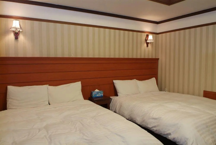 Eulwang Tourist Hotel