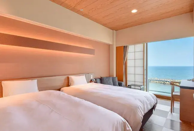 Corner Twin room