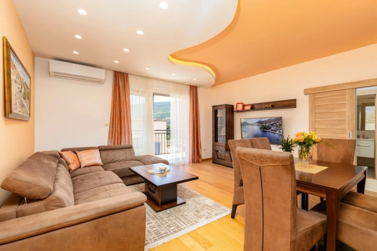 2 Bedrooms Family Suite with balcony and with view