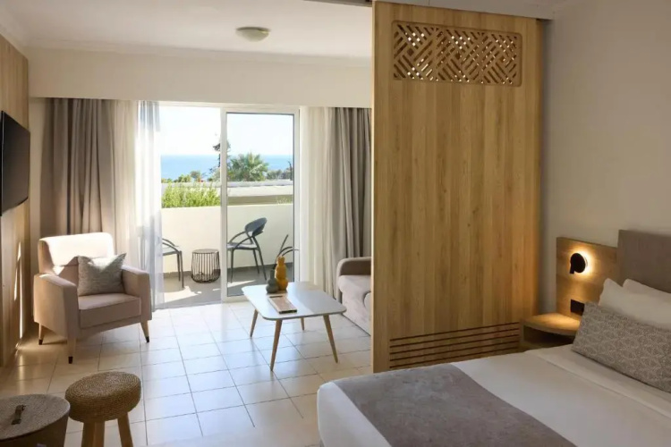 Kiotari Miraluna Beach Resort