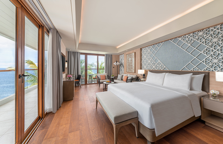 Double Junior Suite with Beach view