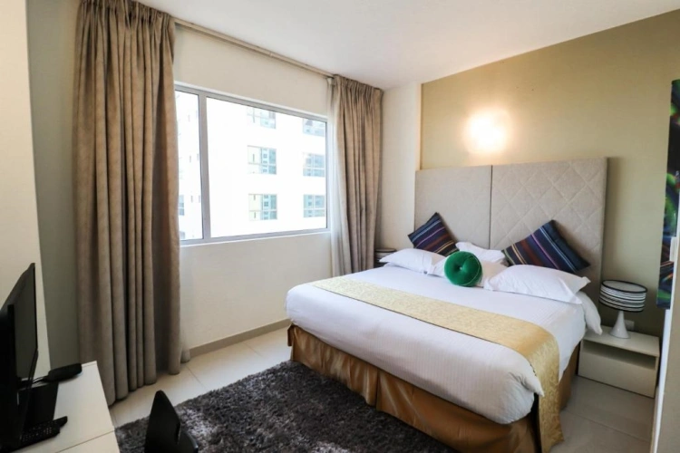 3 Bedrooms Diplomatic Sextuple Suite