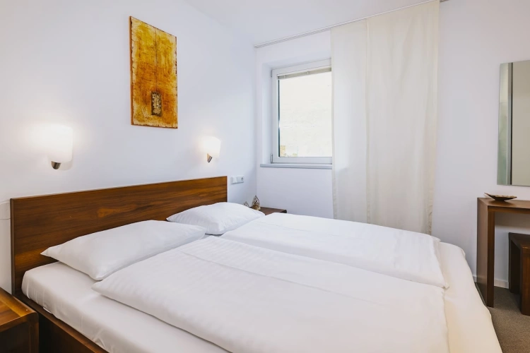 2 Bedrooms Quadruple Apartment