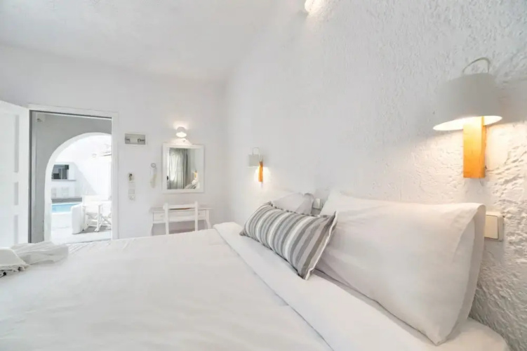 Athermi Suites - Adults Only