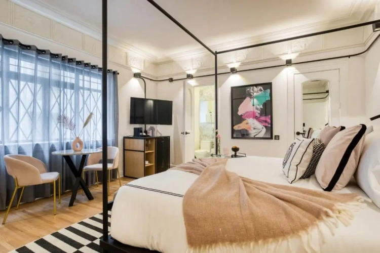 Medusa's Double Suite