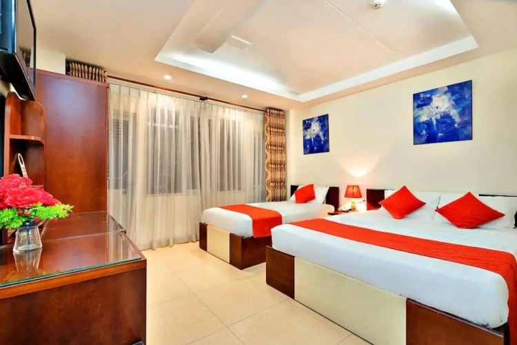 Standard Triple room