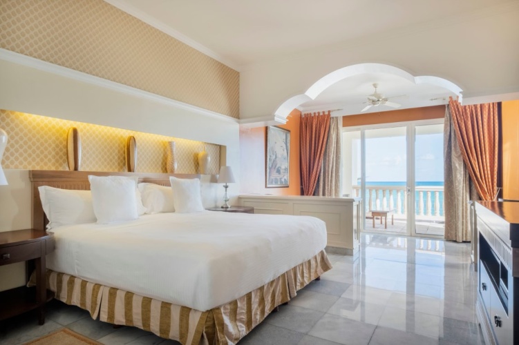Corner Double Suite Butler oceanfront