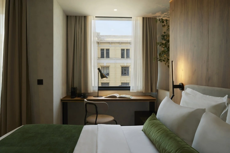 The Port Double room with balcony and with partial sea view