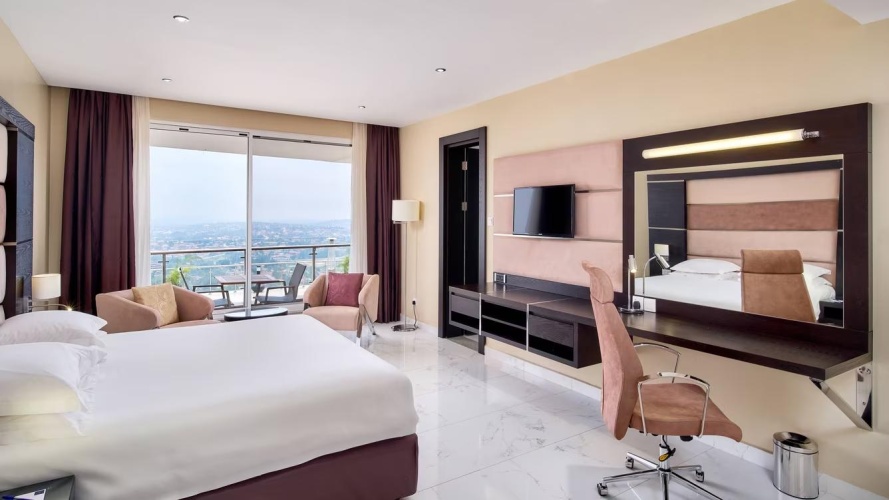 1 Bedroom Executive Double Suite with balcony and with city view