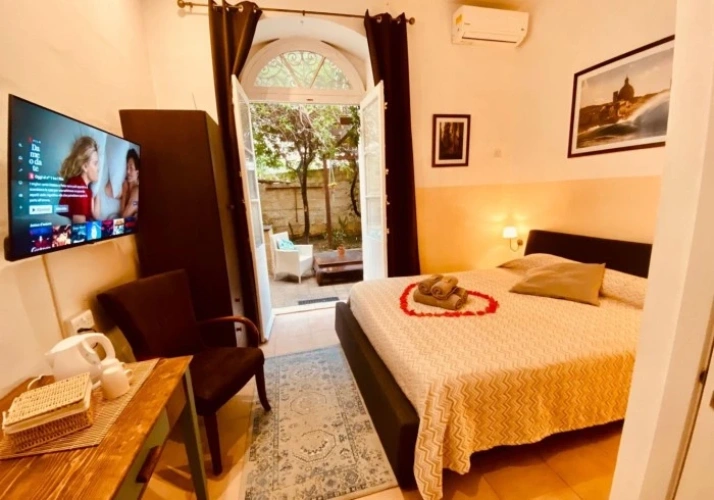Patio Double room