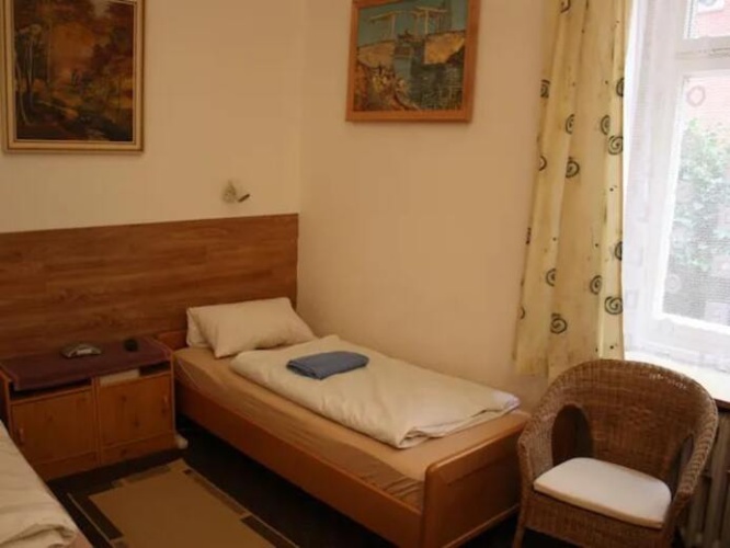 Shared Toilet and Shower Double room