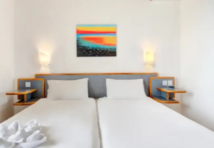 1 Bedroom Twin Apartment with side sea view