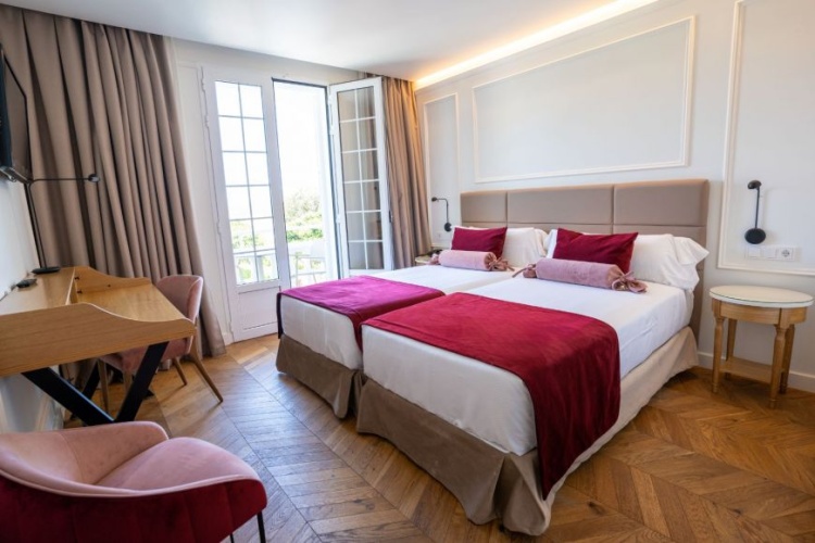 Superior Twin room with balcony