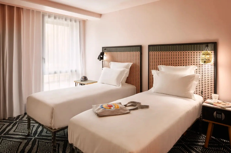 Large Mama Twin room